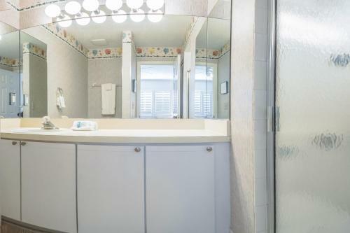 Apartamento 708 Sailmaker Condo
