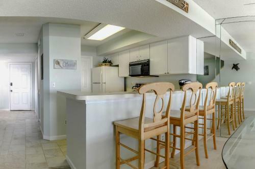 Apartamento 708 Sailmaker Condo