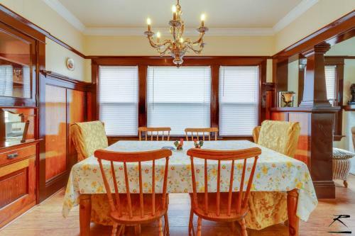 Main Street Craftsman - In Sunny Victorian Ferndale