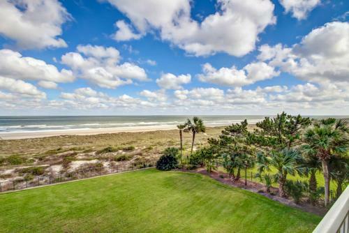 Atlantis #305 Apartment