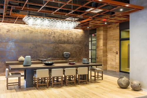 Apartamento Midtown Village 2001
