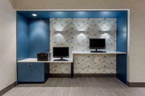 Cambria Hotel Philadelphia Downtown Center City