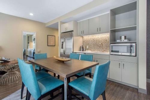 Cambria Hotel Philadelphia Downtown Center City