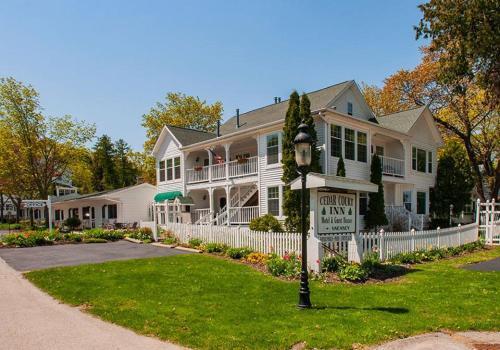 Hotel Cedar Court Inn