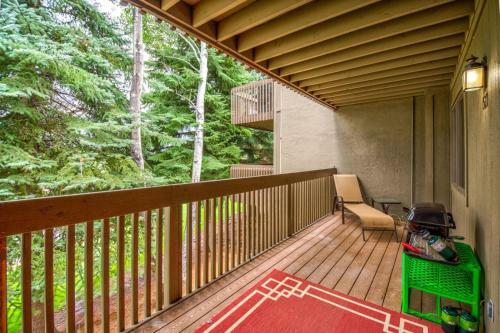 Peaceful Country Club Condo In The Pines