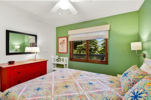 Peaceful Country Club Condo In The Pines