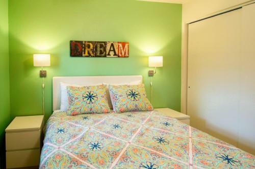 Peaceful Country Club Condo In The Pines