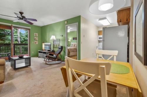 Peaceful Country Club Condo In The Pines