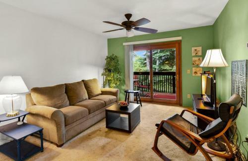 Peaceful Country Club Condo In The Pines