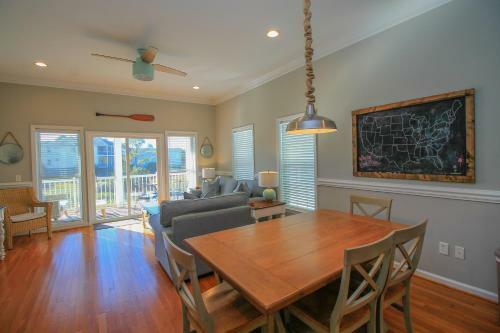 Apartamento 91 Waters Edge Folly Charm