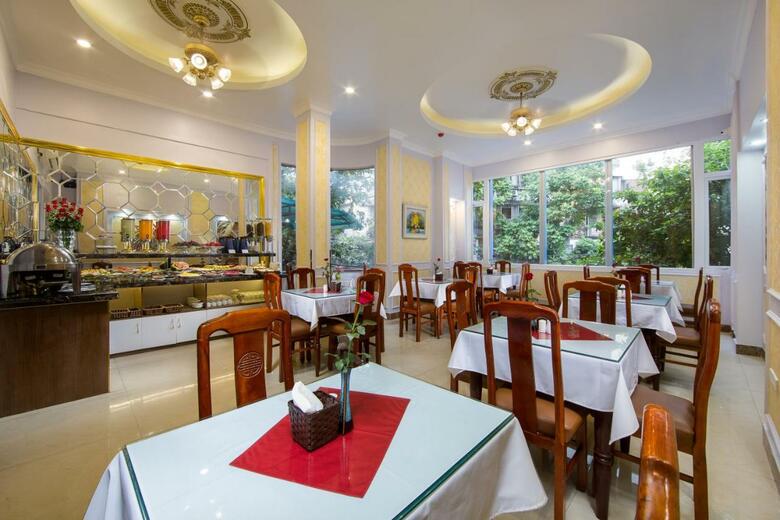 Royal Palace Hotel