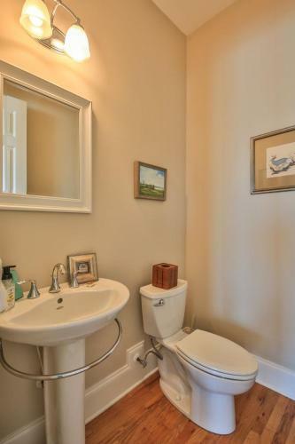 East Ashley Avenue 1709 - Paradise Weiss Home