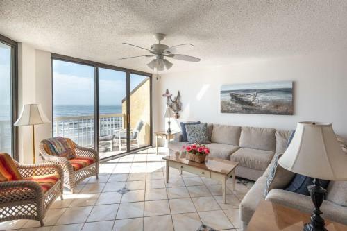 Apartamento Chas. Oceanfront 419 Condo