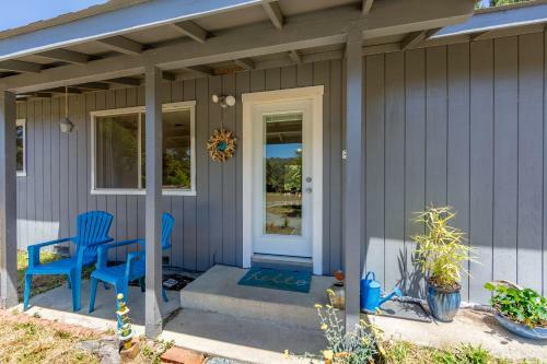 Coastal Conifer Hideaway