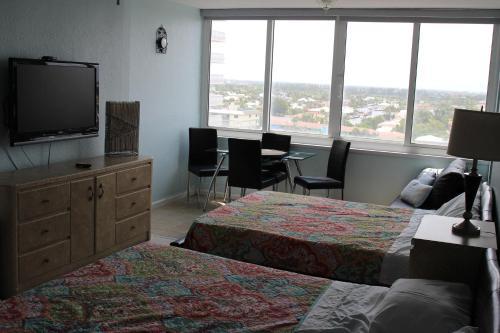 Private Beach Apartment (1/1)