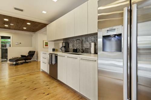 Bungalow 8