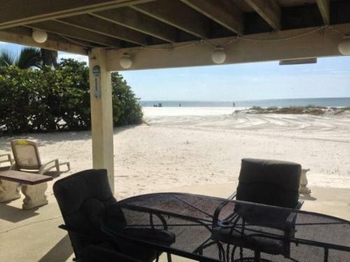 Gulf Breeze - One Bedroom Cottage