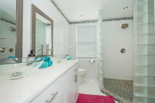 Estero Estate #2 - Two Bedroom Apartment