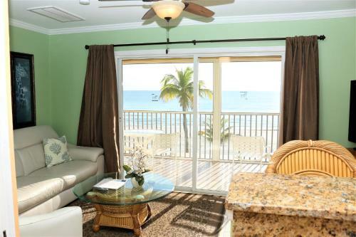 Hotel Tiki On The Beach