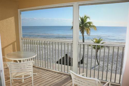Hotel Tiki On The Beach