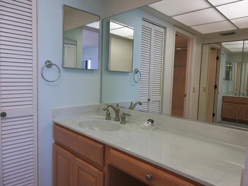 Riviera Club #704 Apartment