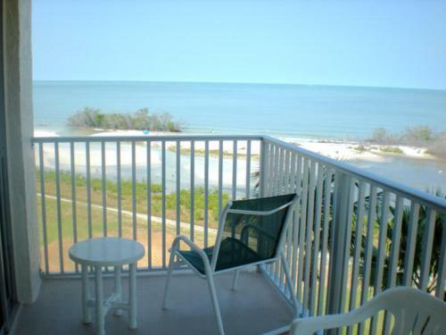 Estero Beach & Tennis #506a Apartment