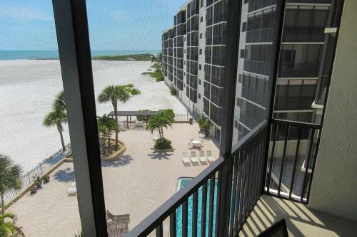 Carlos Pointe #415 Apartment