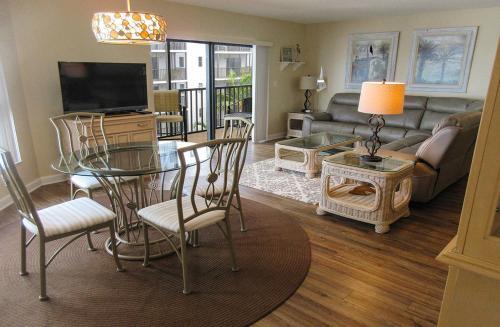 Island Winds #501 Apartment