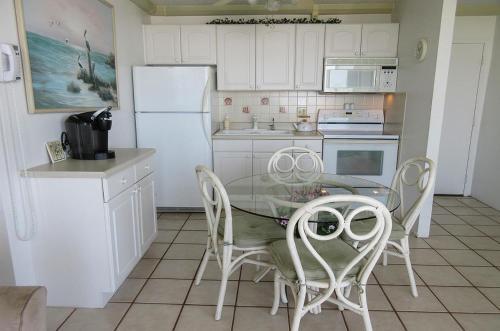 Estero Beach & Tennis #1108a Apartment