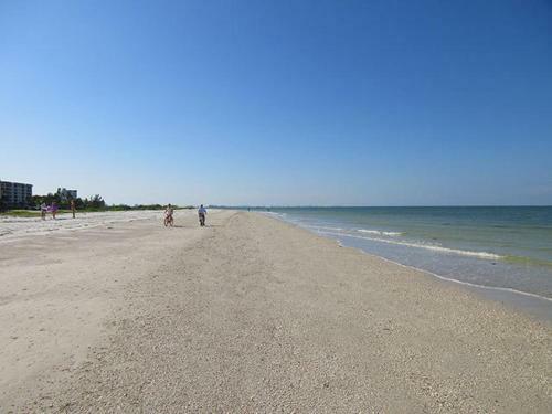 Estero Beach & Tennis #307a Apartment