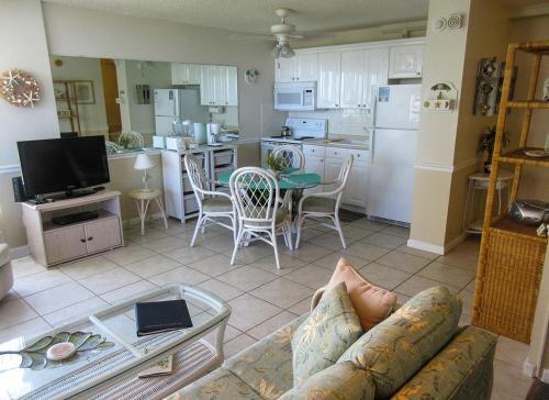 Estero Beach & Tennis #307a Apartment