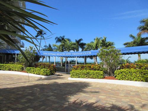 Estero Beach & Tennis #701a Apartment