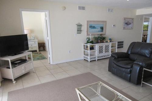 Carlos Pointe #131 Apartment