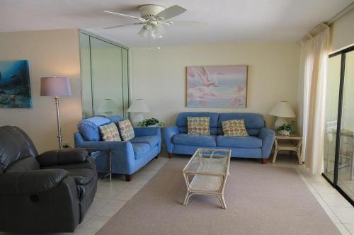 Carlos Pointe #131 Apartment