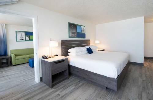The Island By Hotel Rl