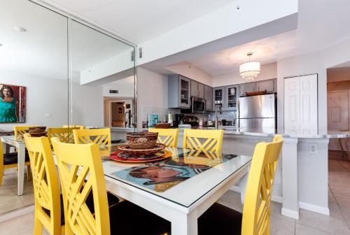Apartamento Emerald Towers West 5006