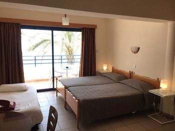 Vrachia Aparthotel