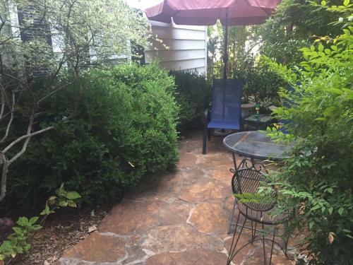 Bed & Breakfast Azalea Plantation B & B