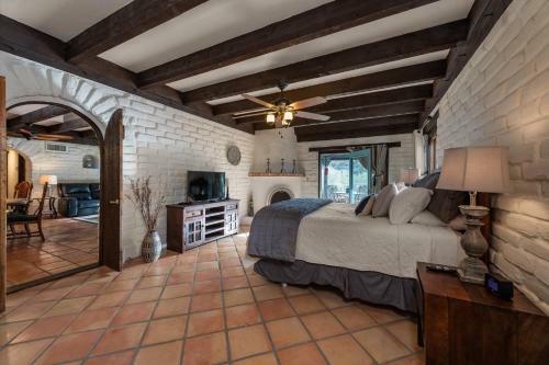 Marathon Villa