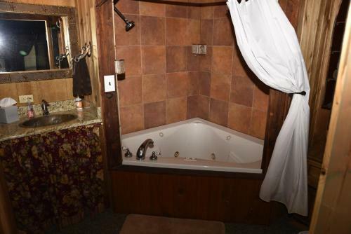 Bed & Breakfast River Road Ranch Resort
