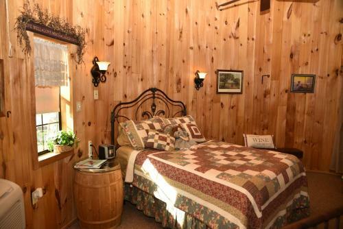 Bed & Breakfast River Road Ranch Resort
