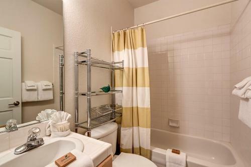 Apartamento Crossroads Townhome 681b