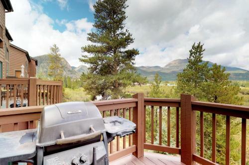 Water Dance Lakeside