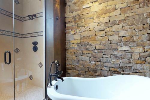 Water Dance Lakeside