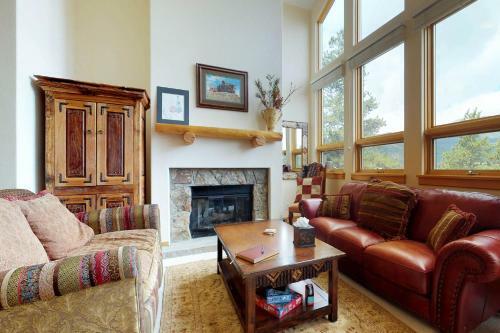 Water Dance Lakeside