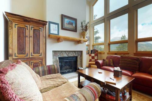 Water Dance Lakeside