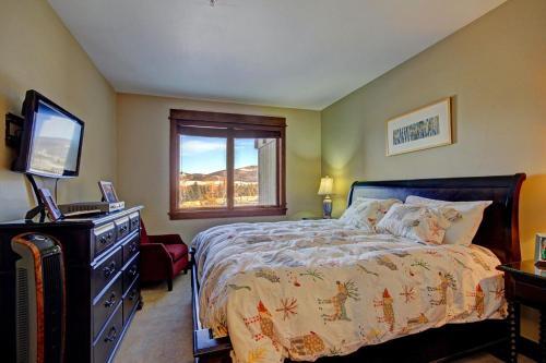 B202 Watertower Place Townhouse