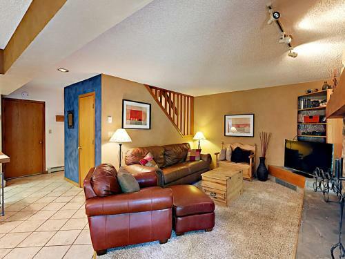Creekside Townhouse #300