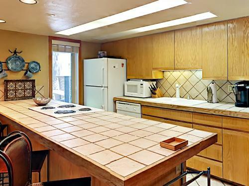 Creekside Townhouse #300