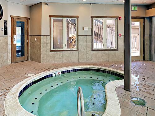 Creekside Townhouse #300